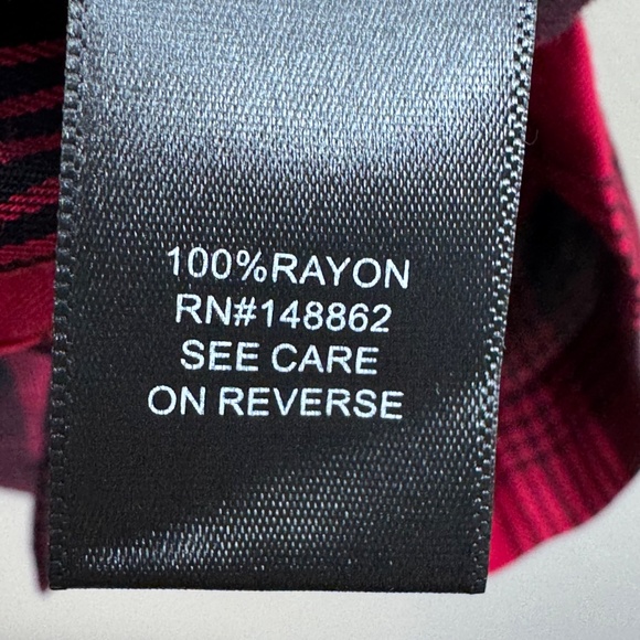 🧣Torrid Womens Red Black Buffalo Plaid SS Button Up Shirt Top Plus Sz. 6 6x 30 - Picture 8 of 11